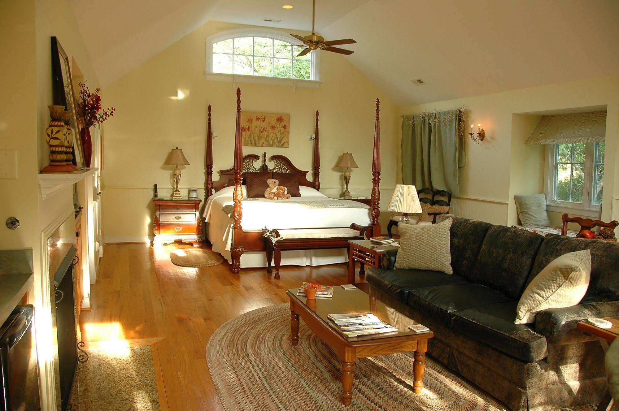 The Inn At Sugar Hollow Farm Crozet Exteriör bild